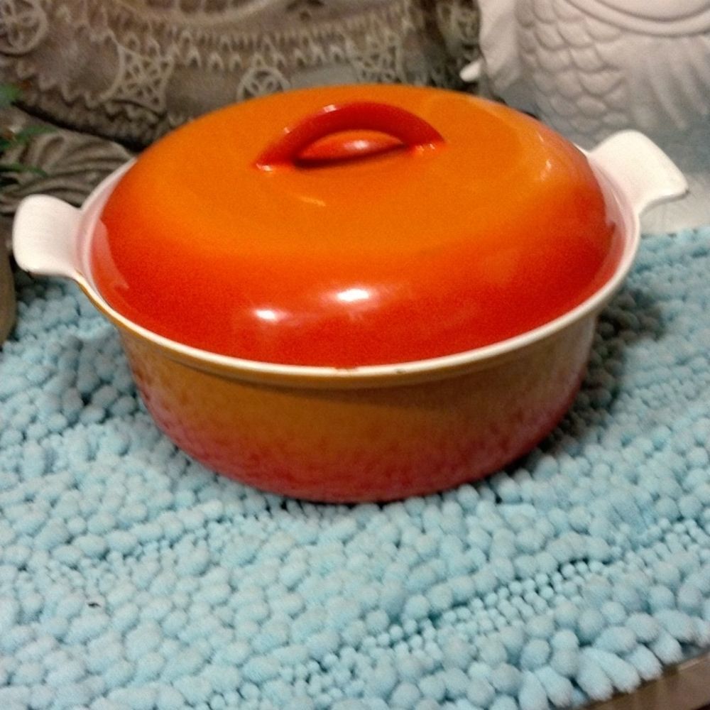 Vintage Descoware 17-E 24 B 10 Inch Pot with Lid.